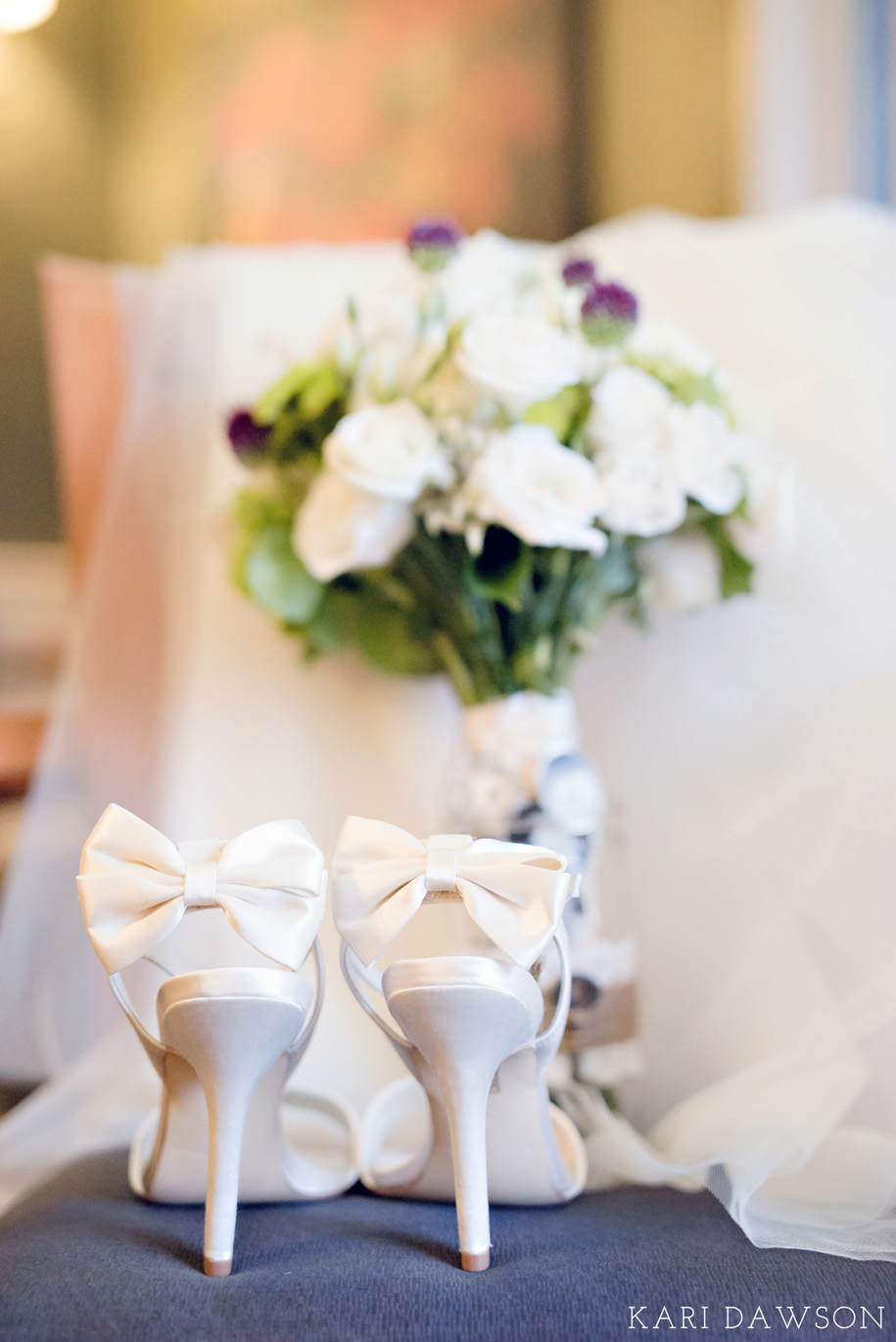 Rustic bouquet and pumps with bows for this Rustic Elegant Black Tie Country Club Wedding