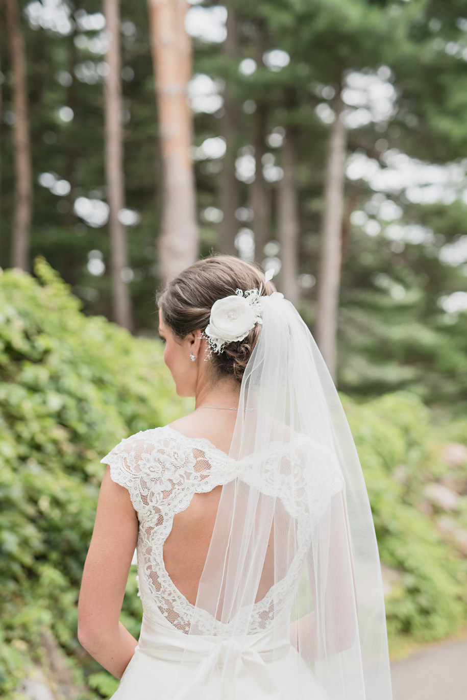 Stunning lace wedding dress with tulle skirt l undo l veil l undo l rustic elegance l black tie country club wedding