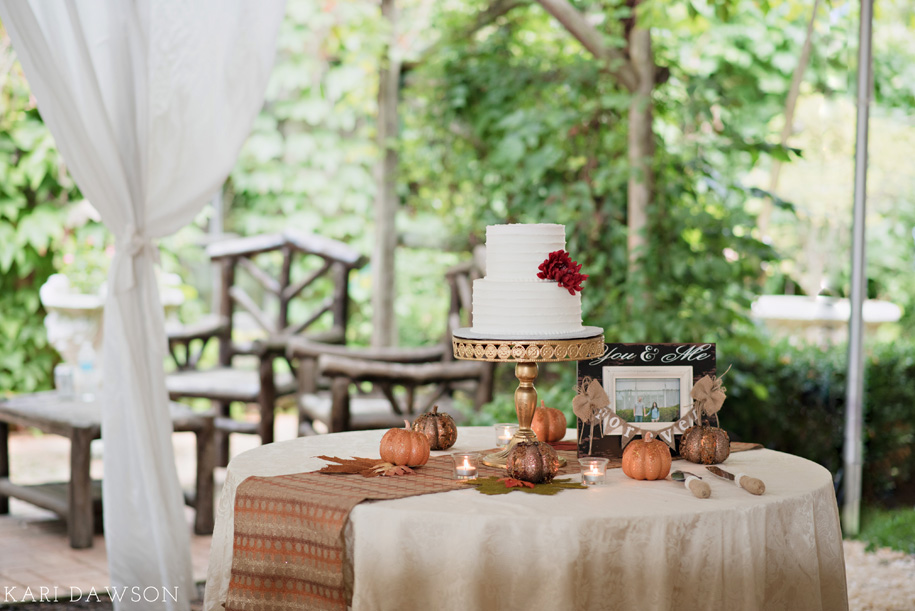 Romantic rustic fall wedding inspiration with a chic white wedding cake with ruffled ribbon frosting l Outdoor Inner Circle Estate Wedding by Kari Dawson