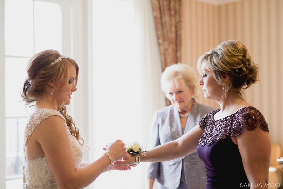 Romantic Winter Wedding with a Red and White Color Pallete-8