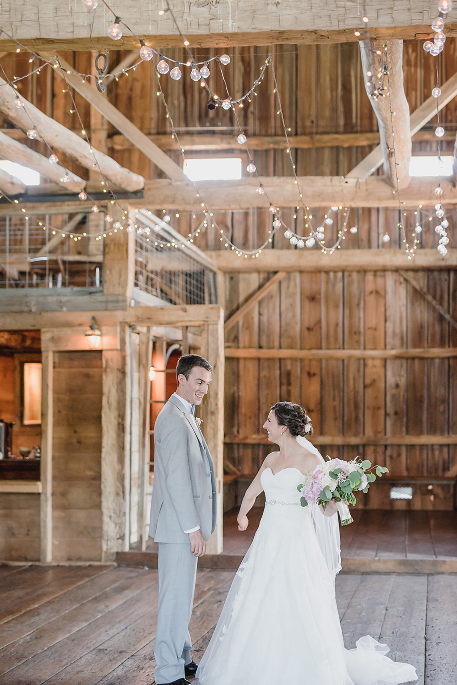 the valley at frutig farms outdoor barn wedding38