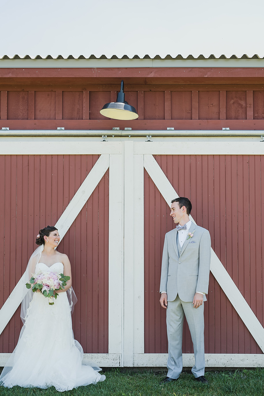 the valley at frutig farms outdoor barn wedding40