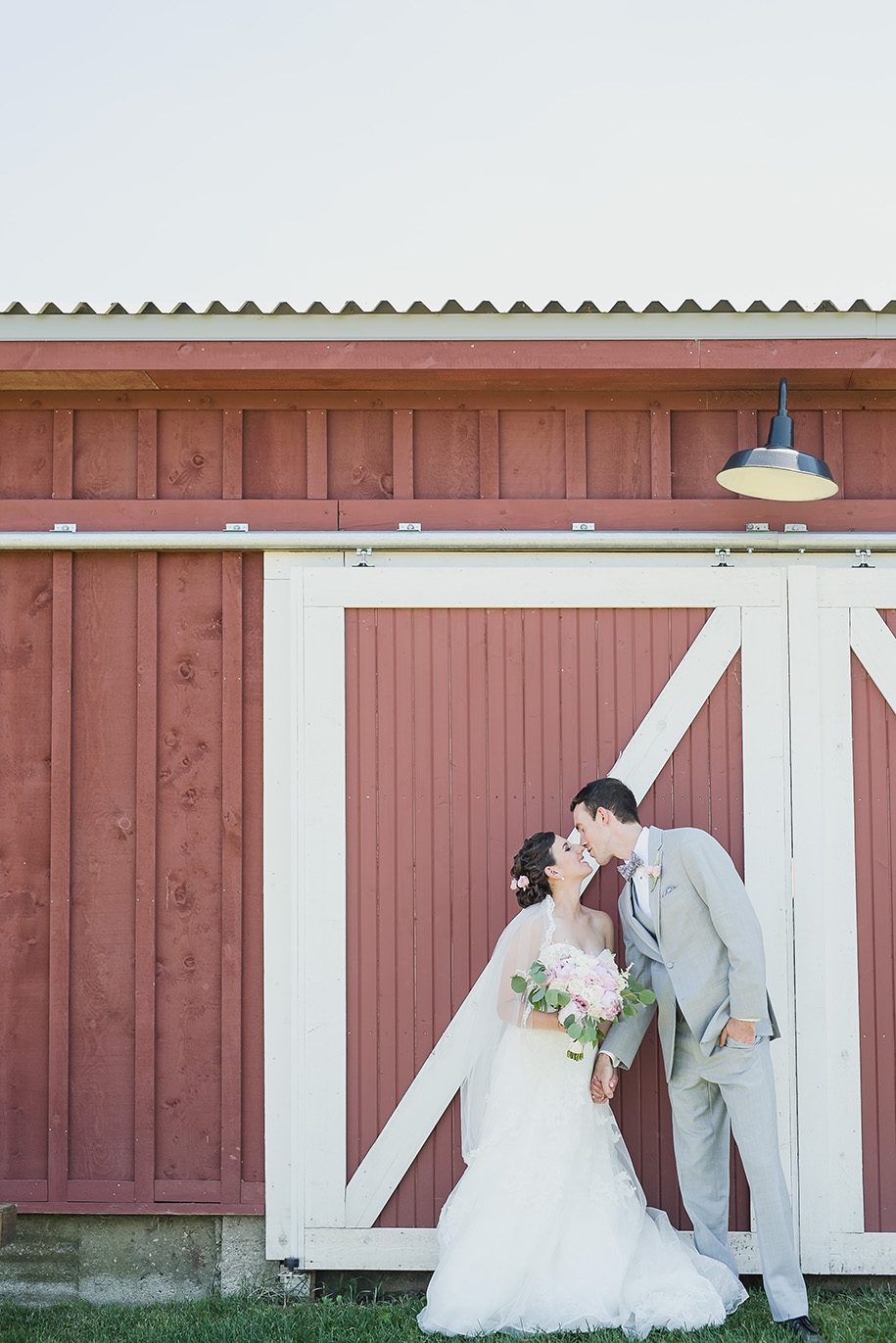 the valley at frutig farms outdoor barn wedding43