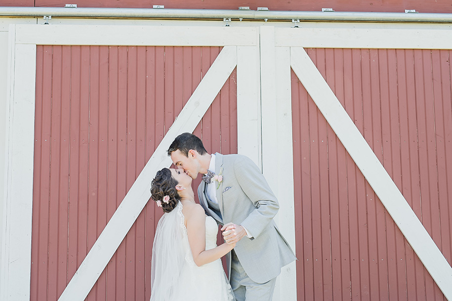 the valley at frutig farms outdoor barn wedding47