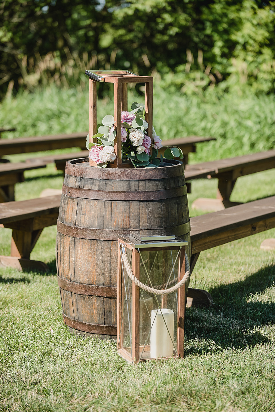 the valley at frutig farms outdoor barn wedding75