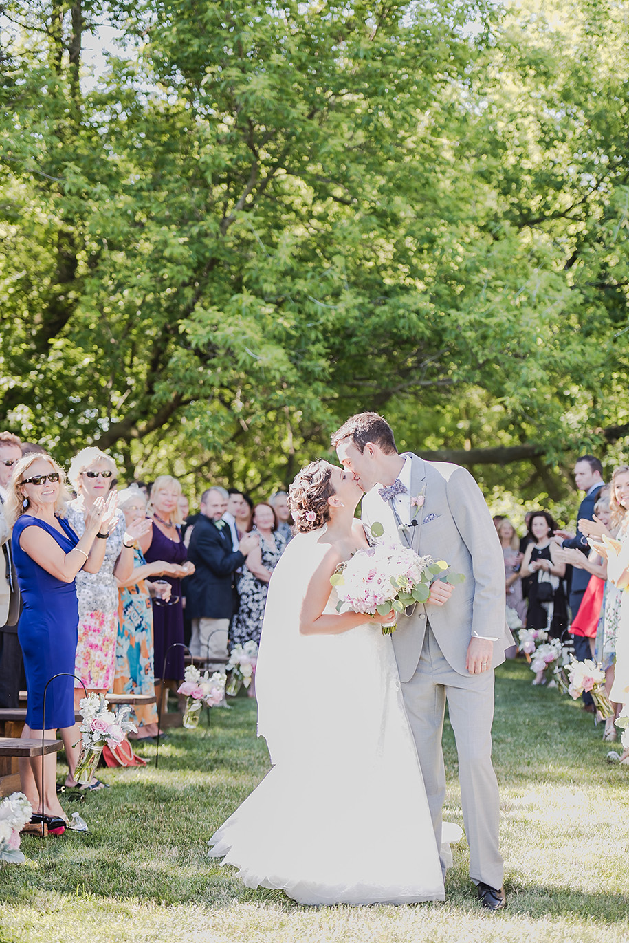 the valley at frutig farms outdoor barn wedding94