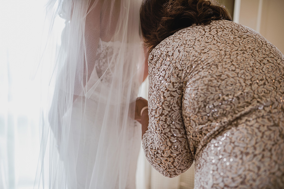 blush-and-maroon-meadow-brook-hall-wedding-in-rochester-michigan22