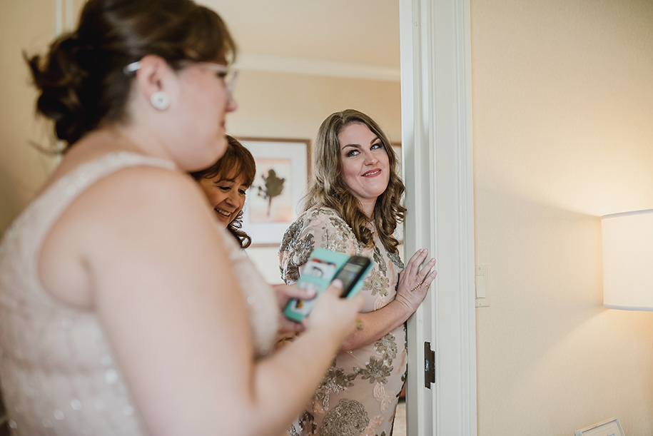 blush-and-maroon-meadow-brook-hall-wedding-in-rochester-michigan27