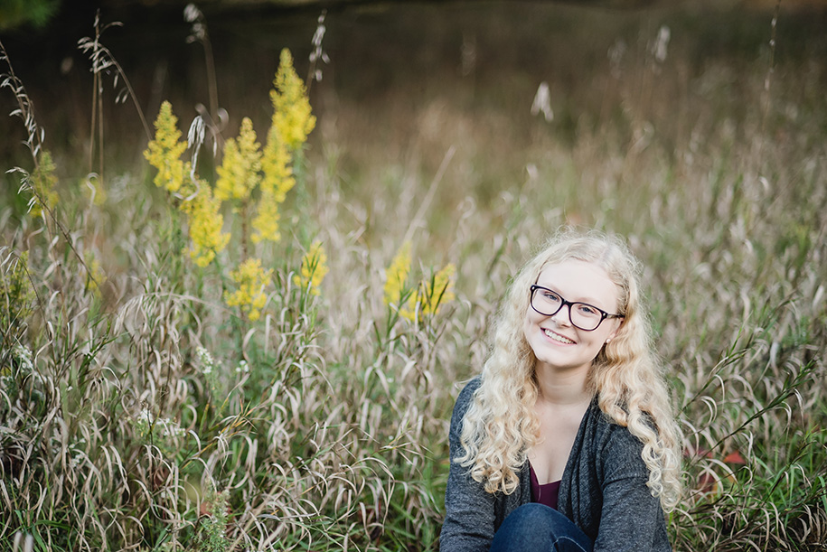 Best friend high school senior portraits at Stony Creek Metro Park by Kari Dawson Photography