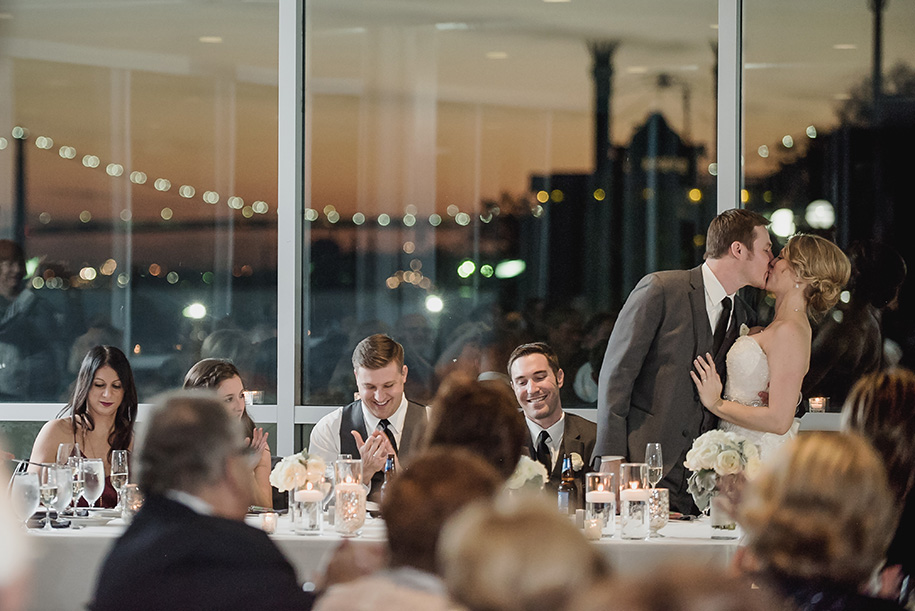 waterview-loft-at-port-detroit-fall-wedding102