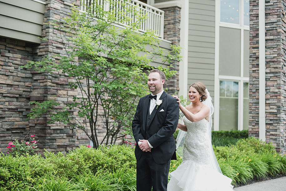 Oak Pointe Country Club Outdoor Summer Wedding37