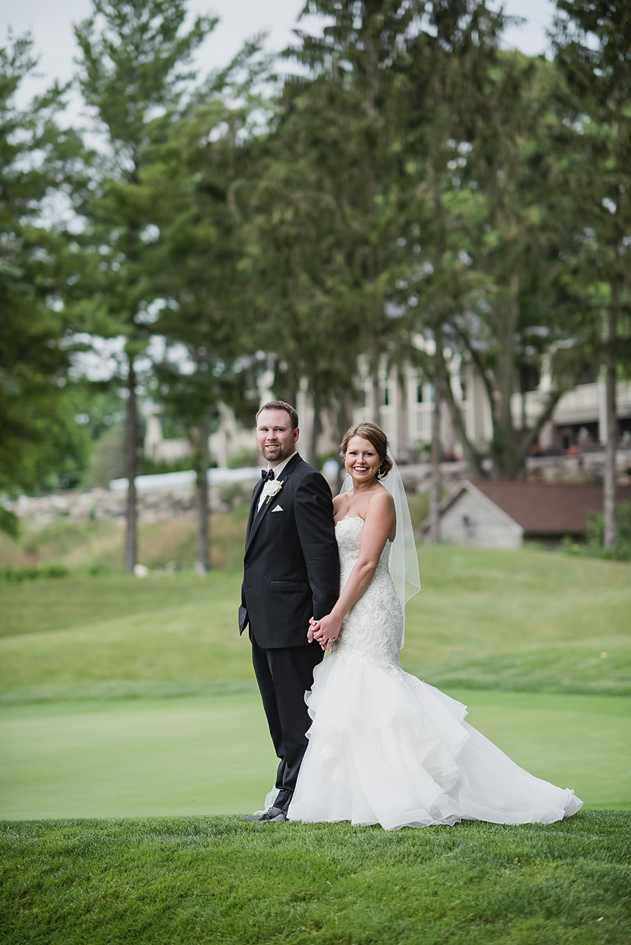 Oak Pointe Country Club Outdoor Summer Wedding58