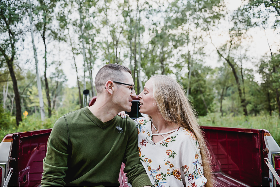 Fall Engagement Session at Paint Creek Cider Mill-12