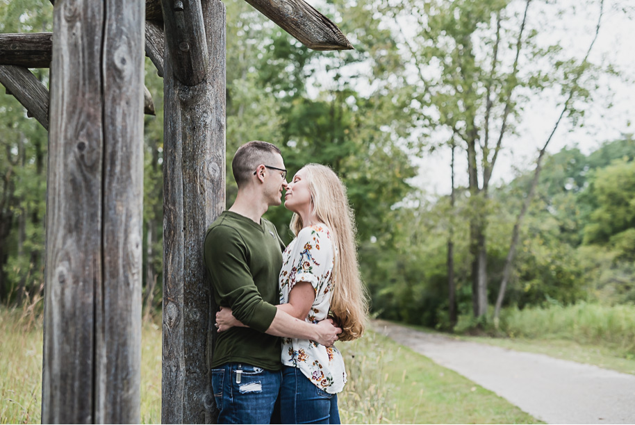Fall Engagement Session at Paint Creek Cider Mill-2