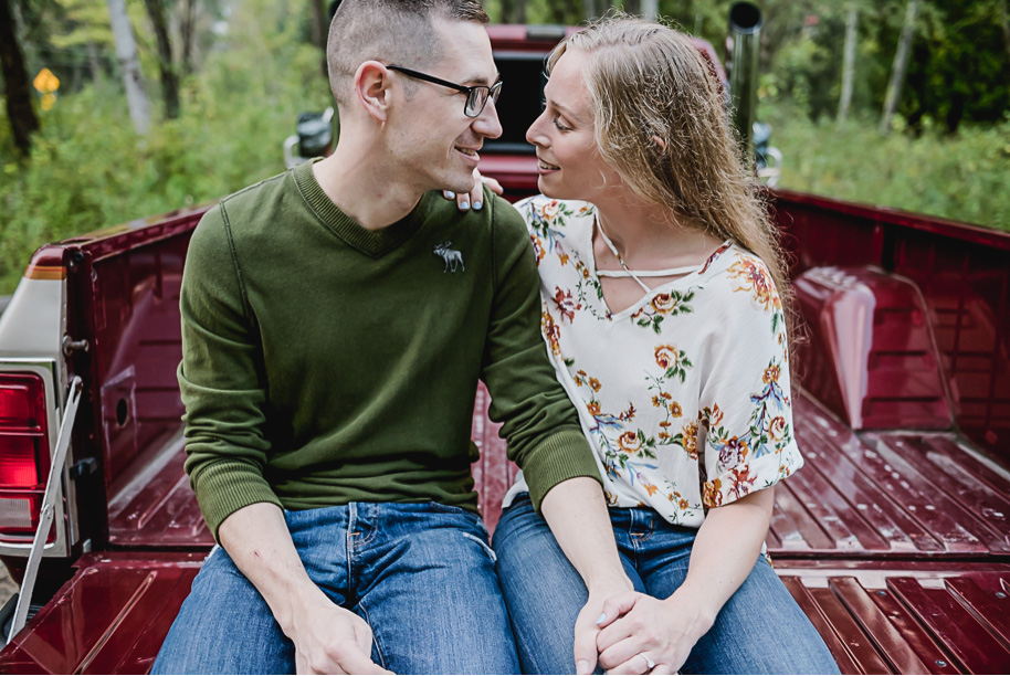 Fall Engagement Session at Paint Creek Cider Mill-3