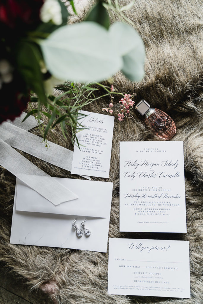 Fall Mitten Wedding in Pigeon, Michigan at the Ubly Golf and Country Club by Kari Dawson Photography.