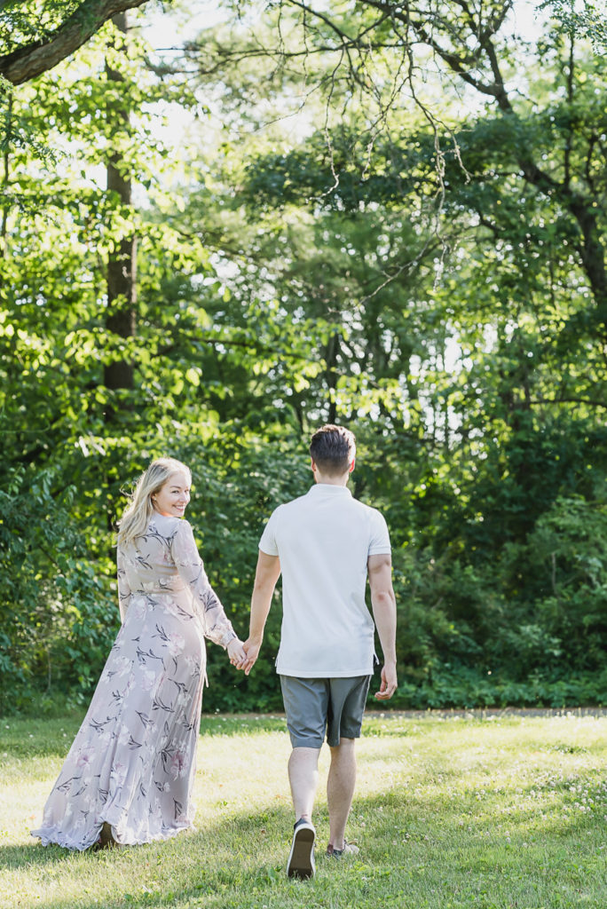 Summer engagement session outfit inspiration by Kari Dawson Photography.