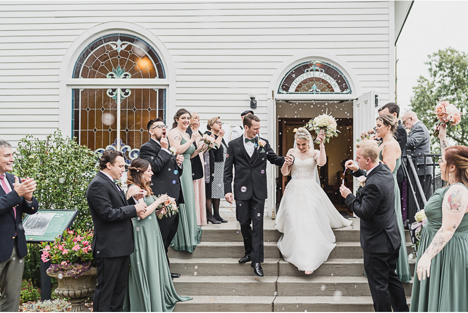 A fall Community House wedding in Birmingham, Michigan provided by Kari Dawson, top-rated Birmingham wedding photographer, and her team.