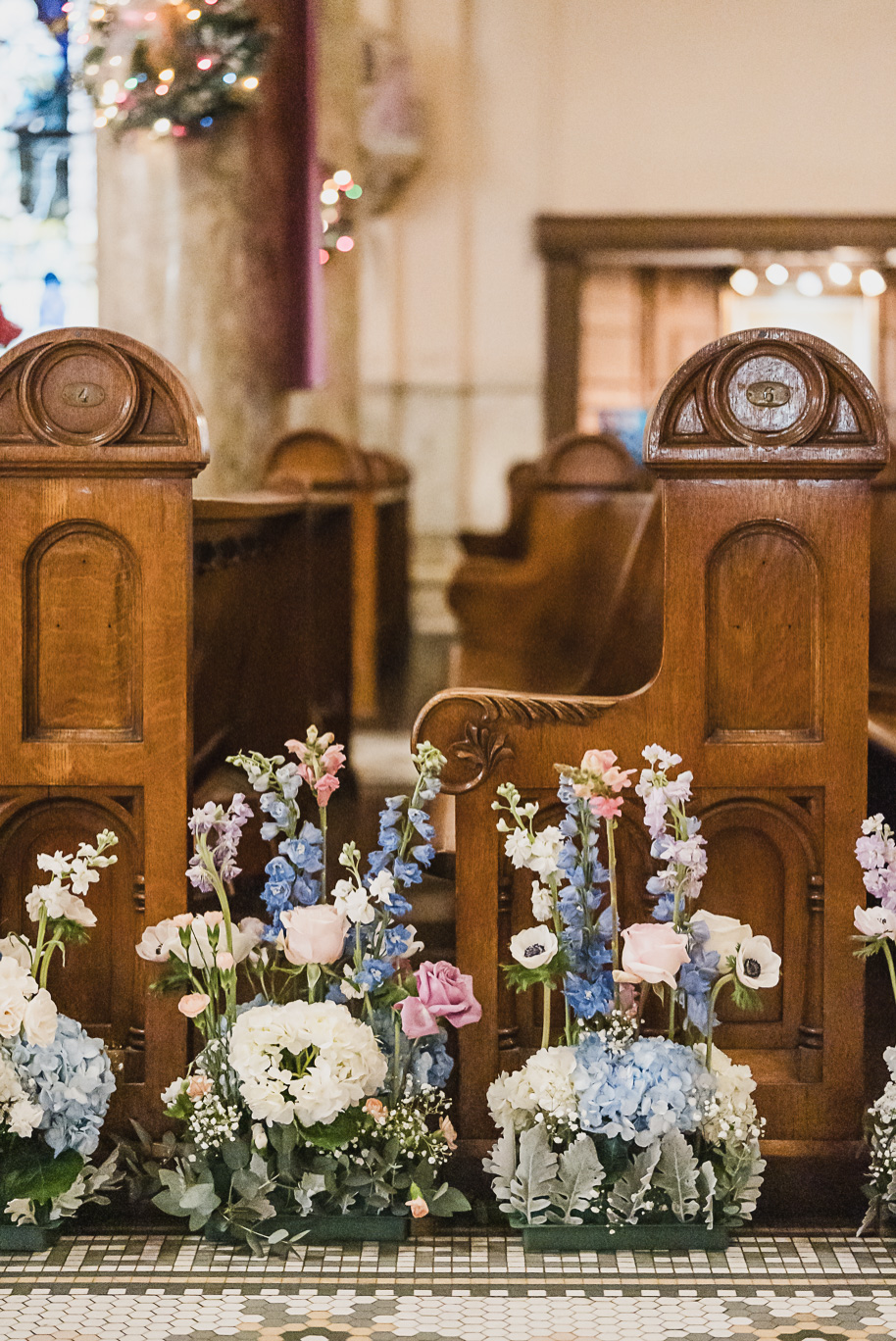 A classic and romantic winter Lovett Hall wedding at Greenfield Village in Dearborn Michigan provided by Kari Dawson top-rated Detroit wedding photographer.