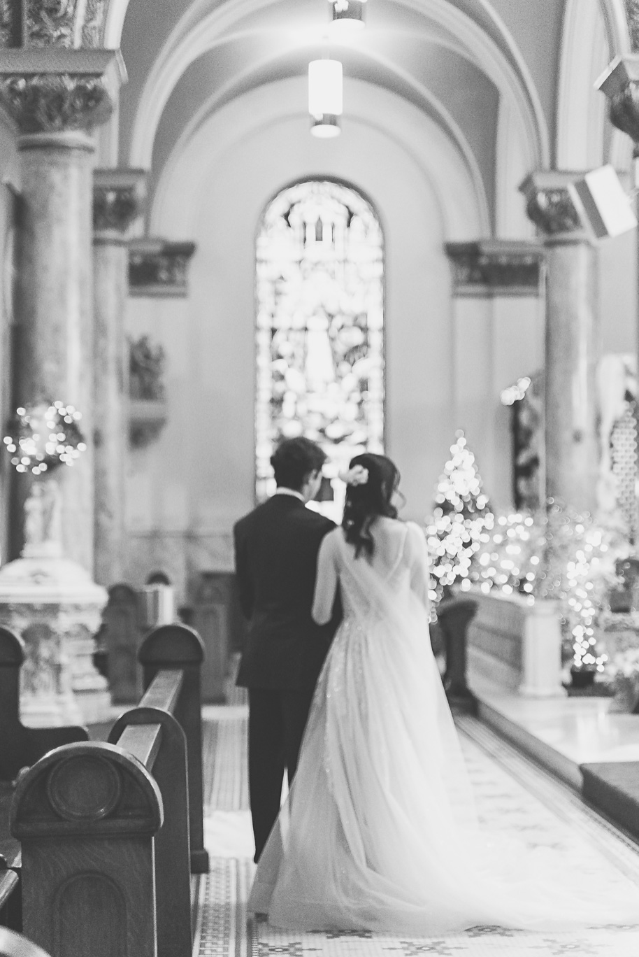 A classic and romantic winter Lovett Hall wedding at Greenfield Village in Dearborn Michigan provided by Kari Dawson top-rated Detroit wedding photographer.