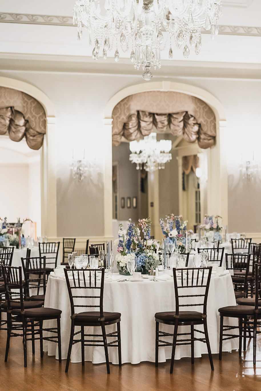 A classic and romantic winter Lovett Hall wedding at Greenfield Village in Dearborn Michigan provided by Kari Dawson top-rated Detroit wedding photographer.