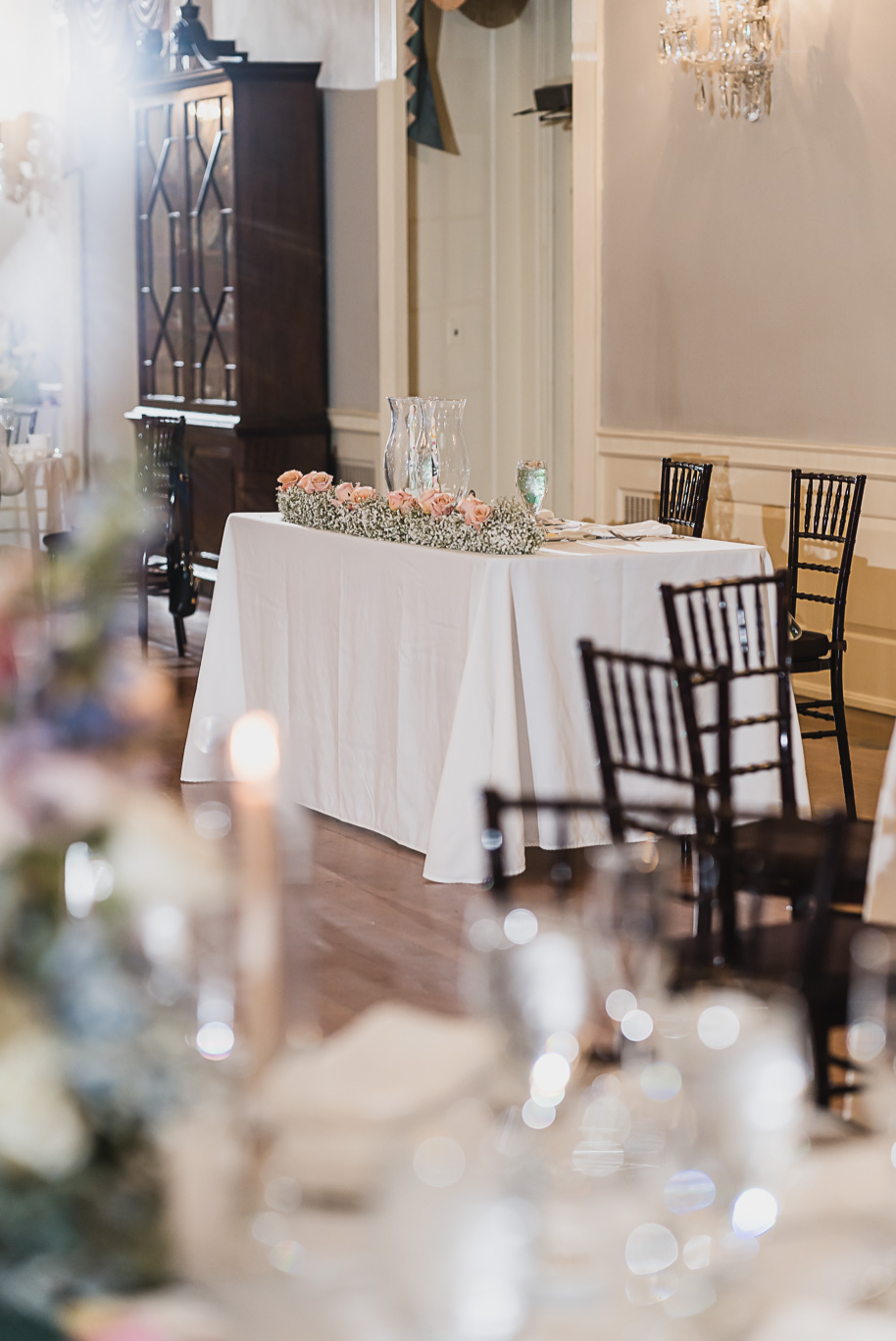 A classic and romantic winter Lovett Hall wedding at Greenfield Village in Dearborn Michigan provided by Kari Dawson top-rated Detroit wedding photographer.