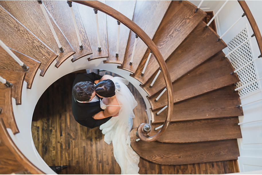 A vibrant classic Colony Club wedding in downtown Detroit Michigan provided by Kari Dawson, top-rated Detroit wedding photographer, and her team.