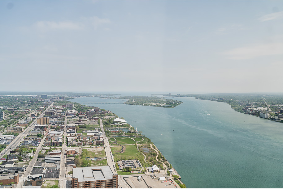 A vibrant classic Colony Club wedding in downtown Detroit Michigan provided by Kari Dawson, top-rated Detroit wedding photographer, and her team.