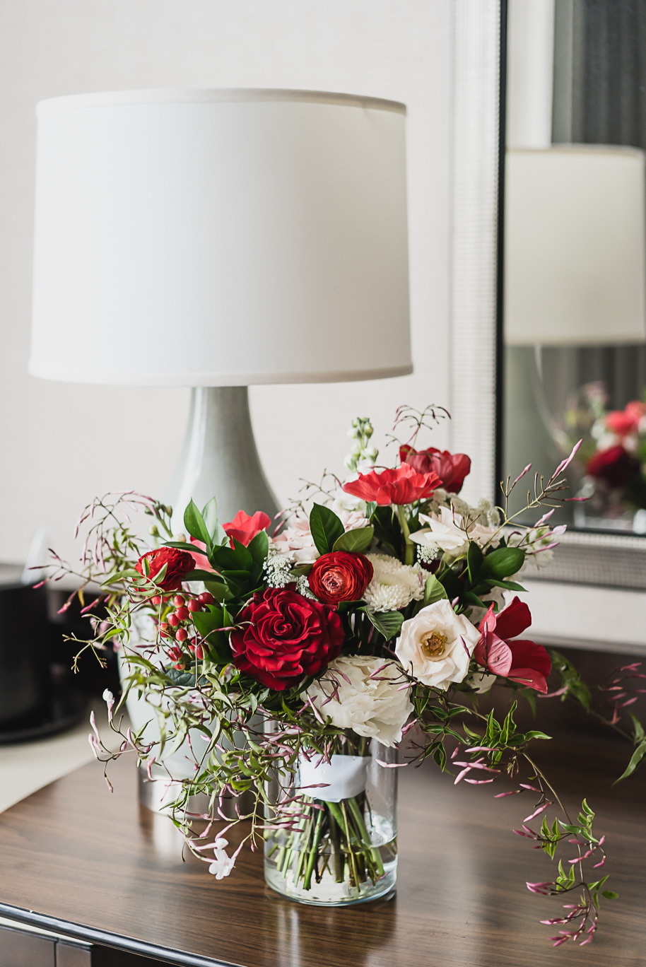 A vibrant classic Colony Club wedding in downtown Detroit Michigan provided by Kari Dawson, top-rated Detroit wedding photographer, and her team.