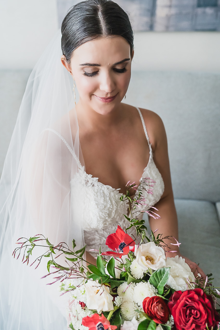 A vibrant classic Colony Club wedding in downtown Detroit Michigan provided by Kari Dawson, top-rated Detroit wedding photographer, and her team.