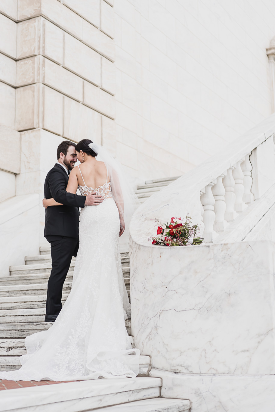 A vibrant classic Colony Club wedding in downtown Detroit Michigan provided by Kari Dawson, top-rated Detroit wedding photographer, and her team.