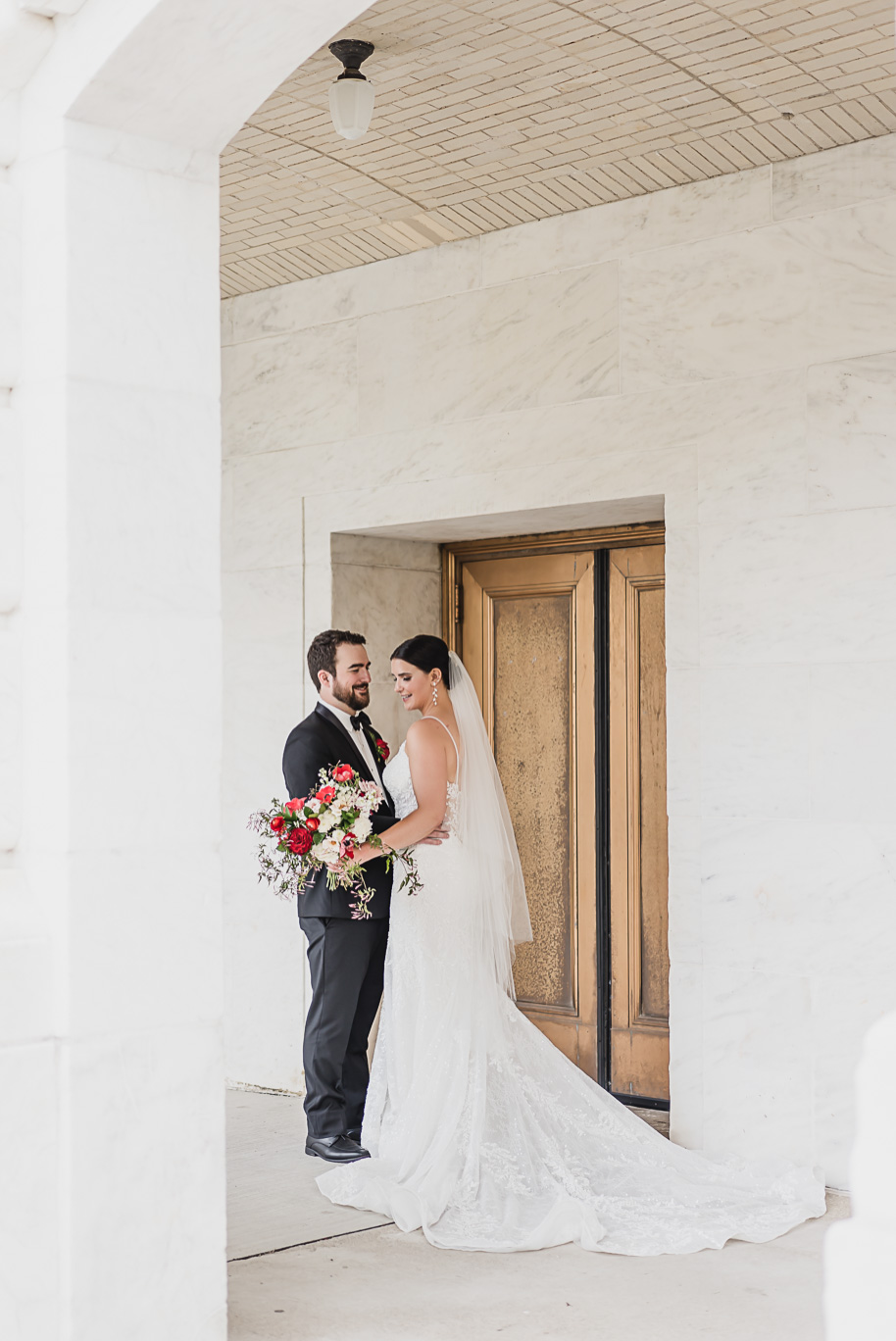 A vibrant classic Colony Club wedding in downtown Detroit Michigan provided by Kari Dawson, top-rated Detroit wedding photographer, and her team.