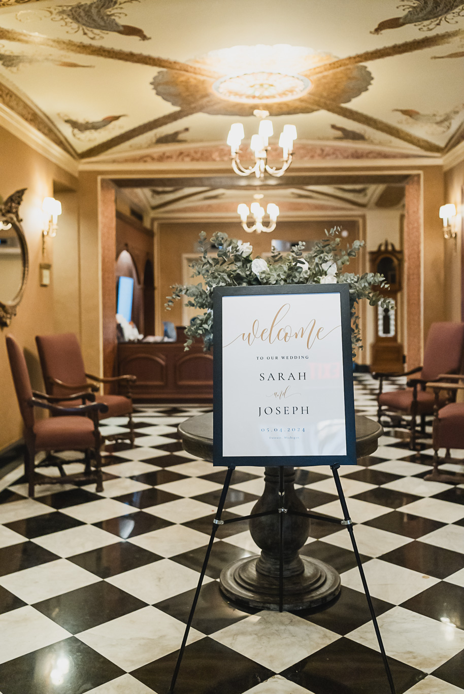 A vibrant classic Colony Club wedding in downtown Detroit Michigan provided by Kari Dawson, top-rated Detroit wedding photographer, and her team.