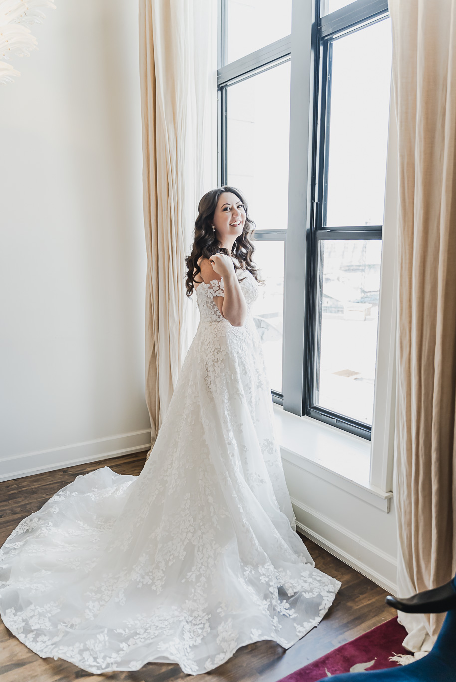 A classic black-tie summer Palestinian wedding in Detroit at the Colony Club by Kari Dawson, top-rated Detroit wedding photographer, and her team.