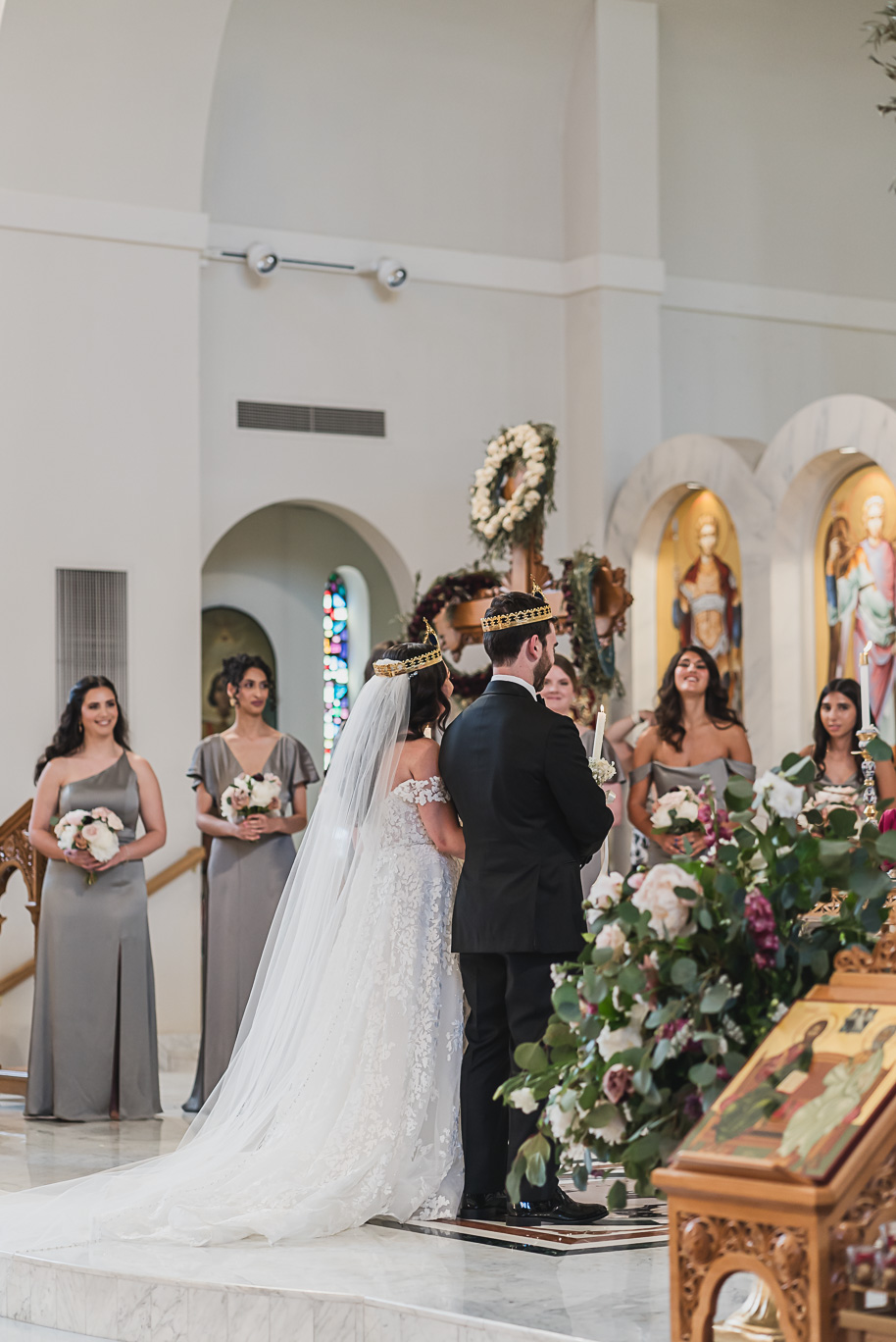 A classic black-tie summer Palestinian wedding in Detroit at the Colony Club by Kari Dawson, top-rated Detroit wedding photographer, and her team.