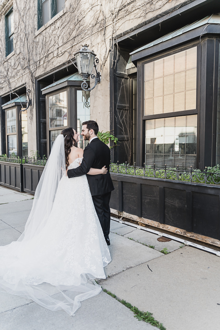 A classic black-tie summer Palestinian wedding in Detroit at the Colony Club by Kari Dawson, top-rated Detroit wedding photographer, and her team.