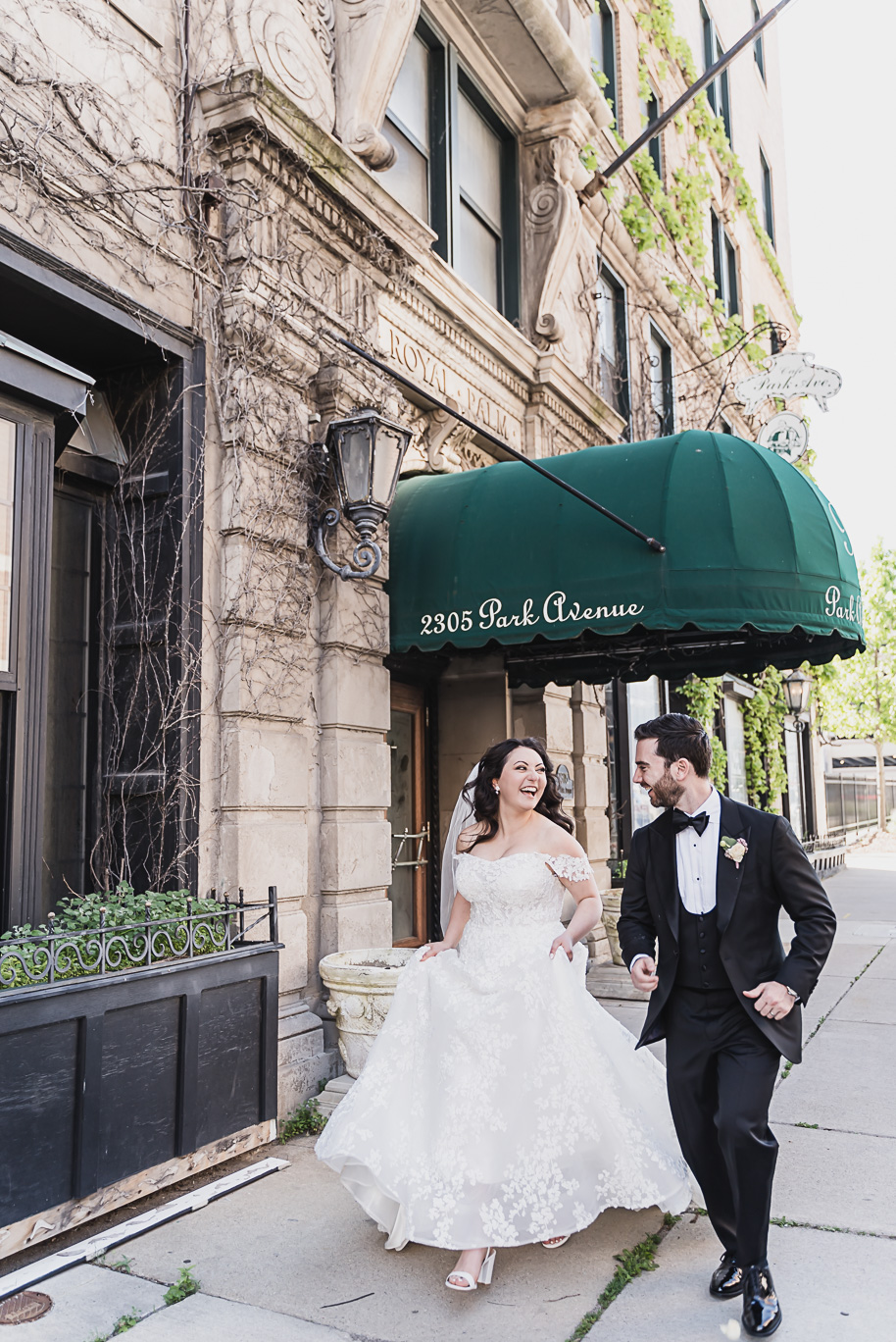 A classic black-tie summer Palestinian wedding in Detroit at the Colony Club by Kari Dawson, top-rated Detroit wedding photographer, and her team.