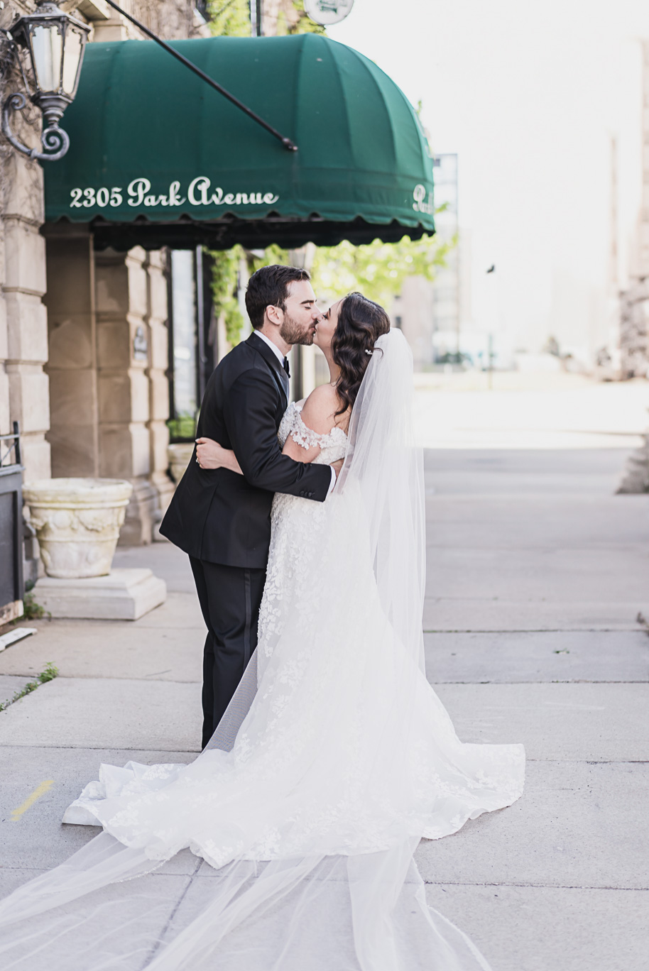 A classic black-tie summer Palestinian wedding in Detroit at the Colony Club by Kari Dawson, top-rated Detroit wedding photographer, and her team.