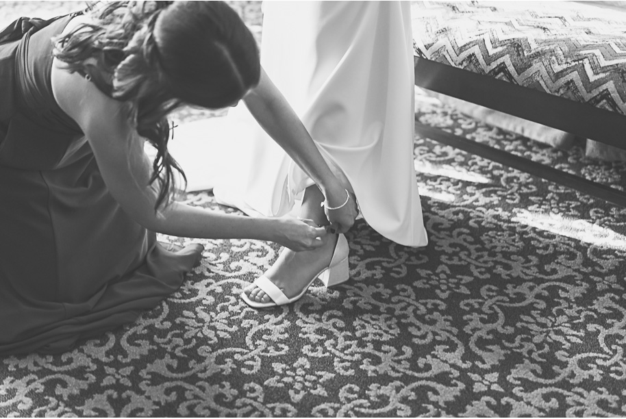 A romantic late summer intimate wedding at the Royal Park Hotel in Rochester, Michigan provided by top-rated Rochester wedding photograher Kari Dawson and her team.