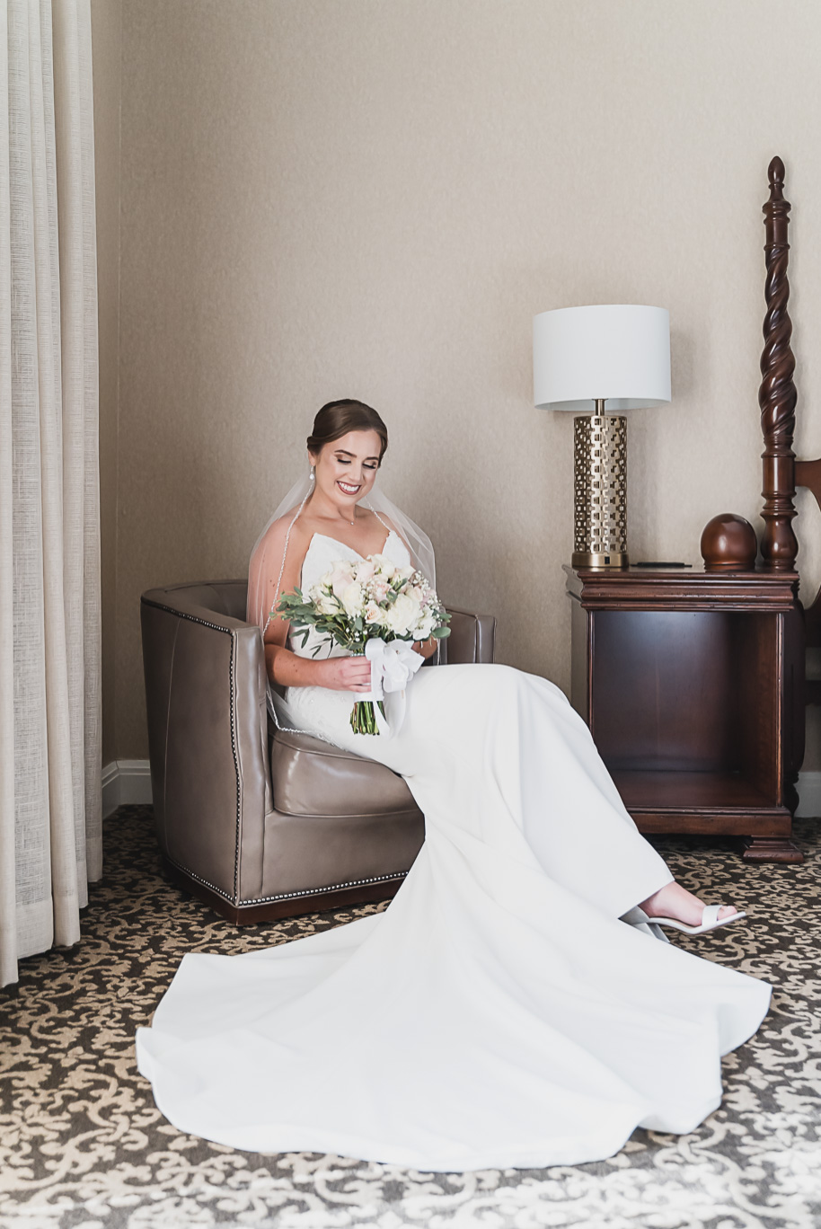 A romantic late summer intimate wedding at the Royal Park Hotel in Rochester, Michigan provided by top-rated Rochester wedding photograher Kari Dawson and her team.