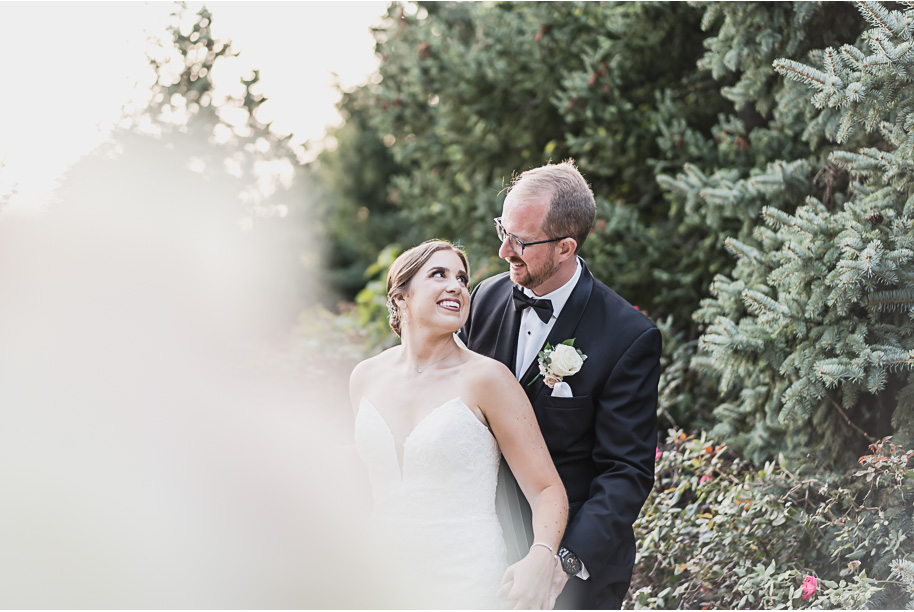 A romantic late summer intimate wedding at the Royal Park Hotel in Rochester, Michigan provided by top-rated Rochester wedding photograher Kari Dawson and her team.