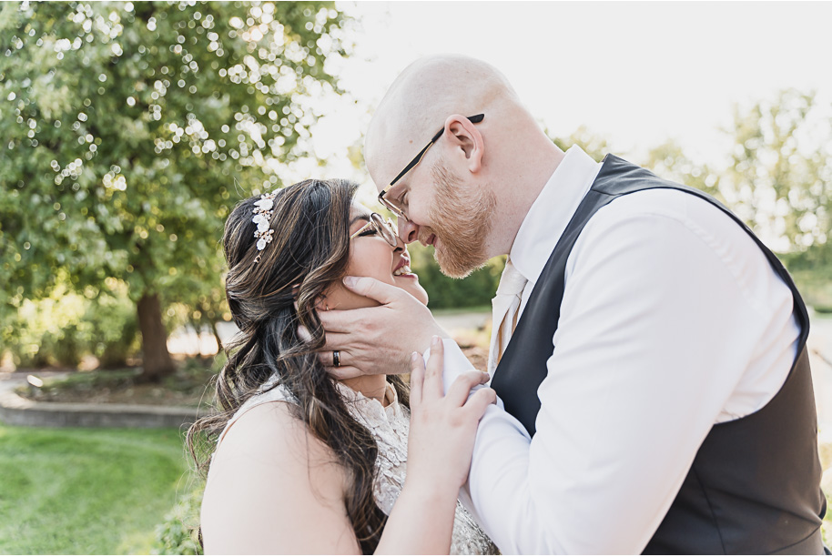 A classic navy and black summer San Marino Club wedding in Sterling Heights provided by top-rated Detroit wedding photographer Kari Dawson.