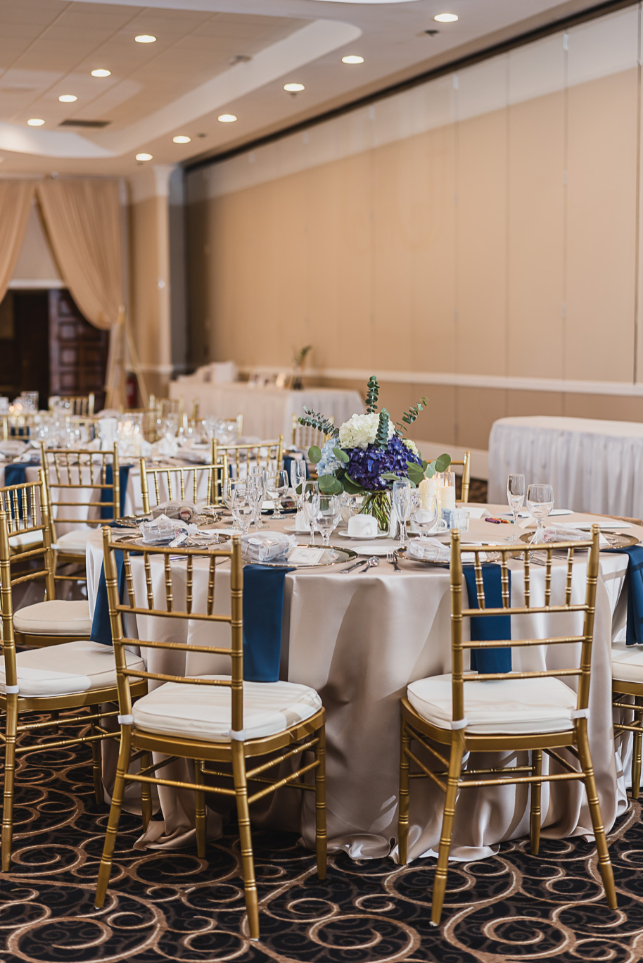 A classic navy and black summer San Marino Club wedding in Sterling Heights provided by top-rated Detroit wedding photographer Kari Dawson.