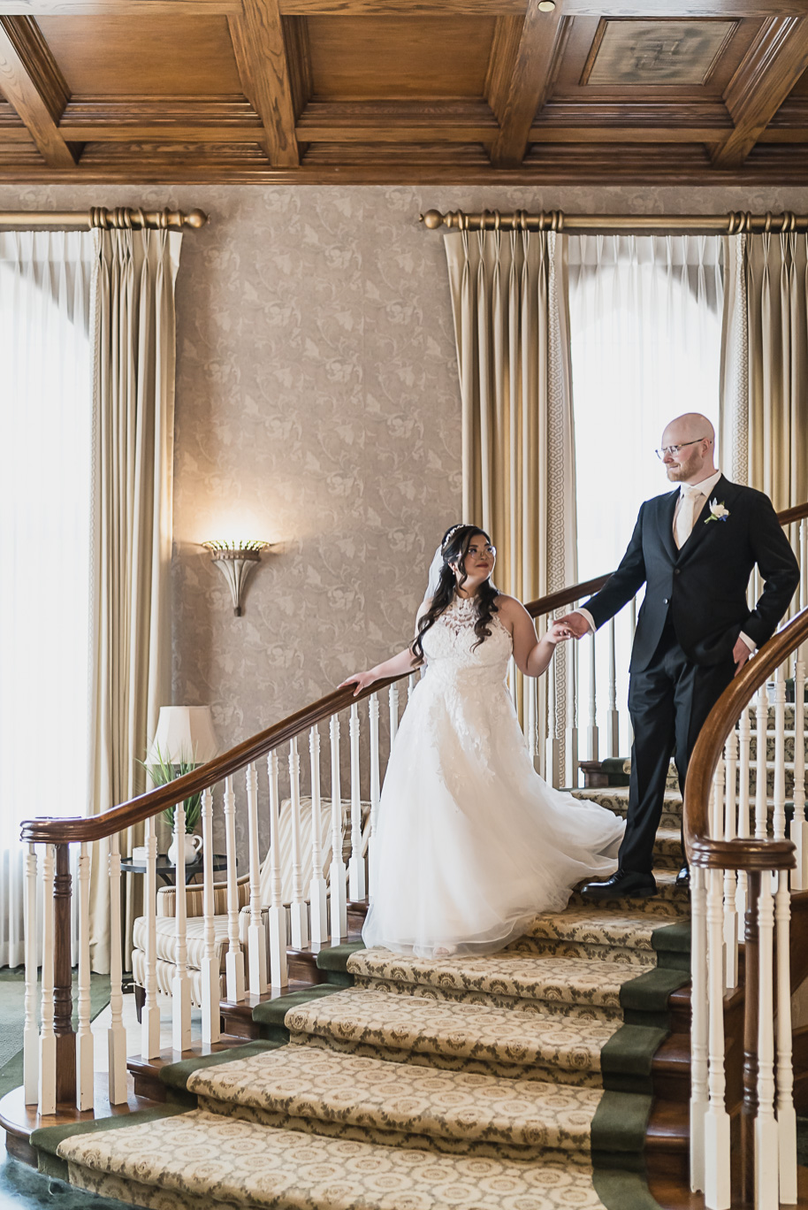 A classic navy and black summer San Marino Club wedding in Sterling Heights provided by top-rated Detroit wedding photographer Kari Dawson.