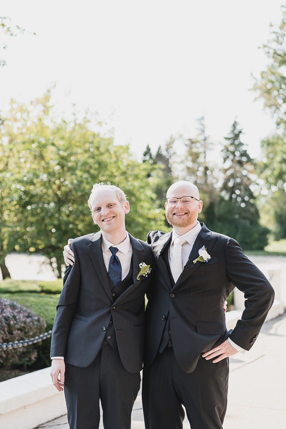 A classic navy and black summer San Marino Club wedding in Sterling Heights provided by top-rated Detroit wedding photographer Kari Dawson.