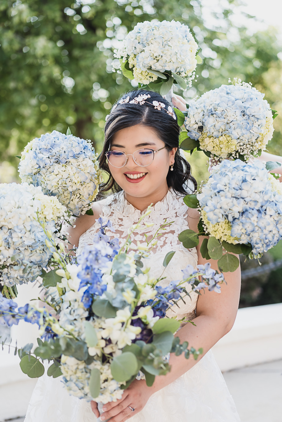 A classic navy and black summer San Marino Club wedding in Sterling Heights provided by top-rated Detroit wedding photographer Kari Dawson.