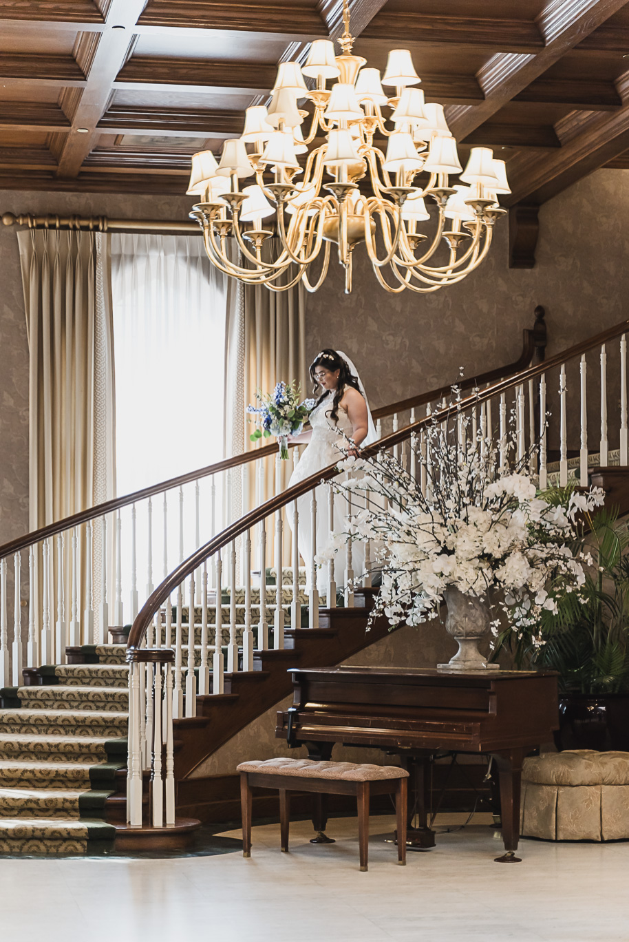 A classic navy and black summer San Marino Club wedding in Sterling Heights provided by top-rated Detroit wedding photographer Kari Dawson.