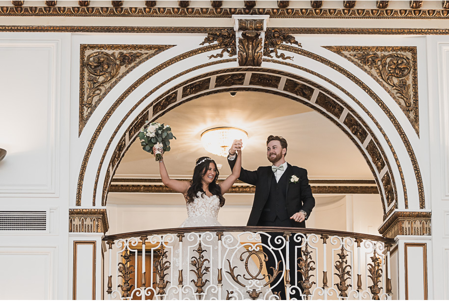 A romantic fall Colony Club wedding in Detroit, MI provided by Kari Dawson, top-rated Detroit wedding photographer and her team.