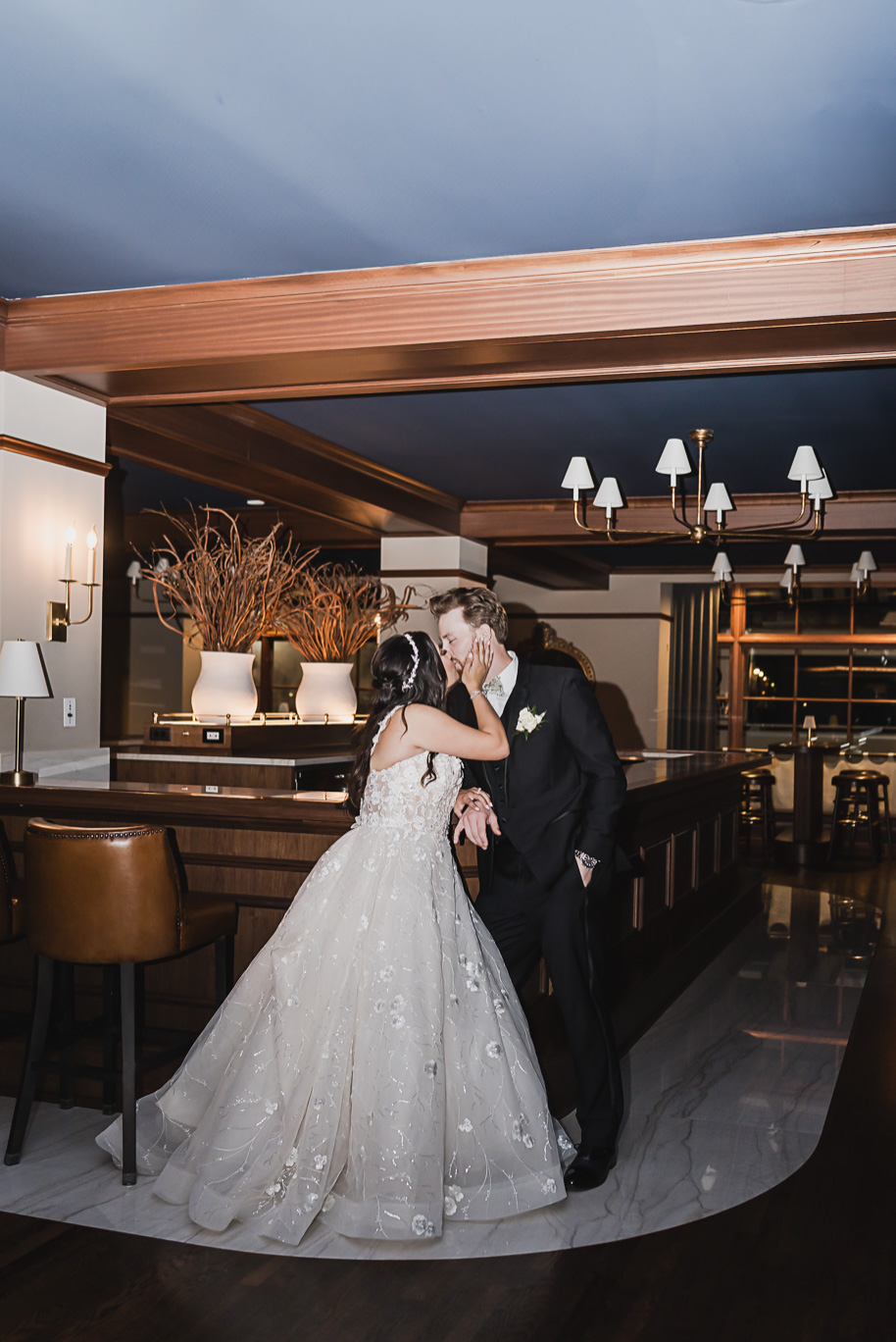 A romantic fall Colony Club wedding in Detroit, MI provided by Kari Dawson, top-rated Detroit wedding photographer and her team.