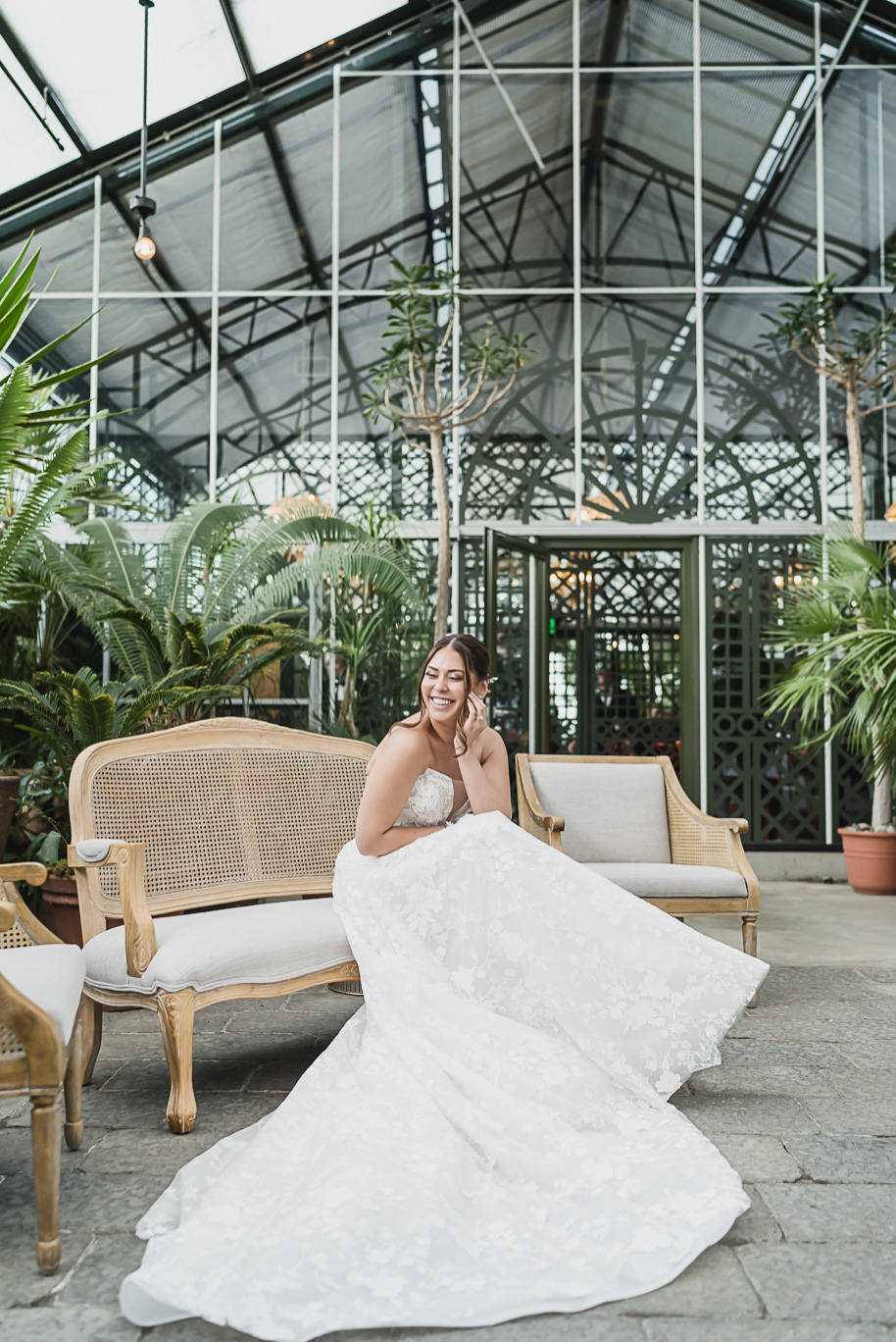 A classic black and white black tie winter Planterra wedding in West Bloomfield, Michigan provided by top-rated Detroit wedding photographer, Kari Dawson and her team.